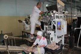 Для детей и активистов ТОС организовали экскурсию на завод по производству печенья (60)